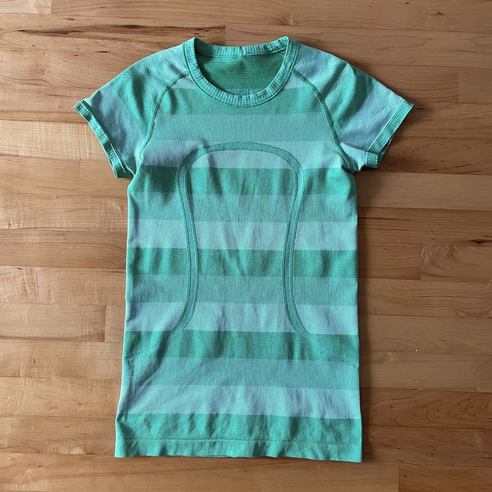 Lululemon swiftly tech short sleeve